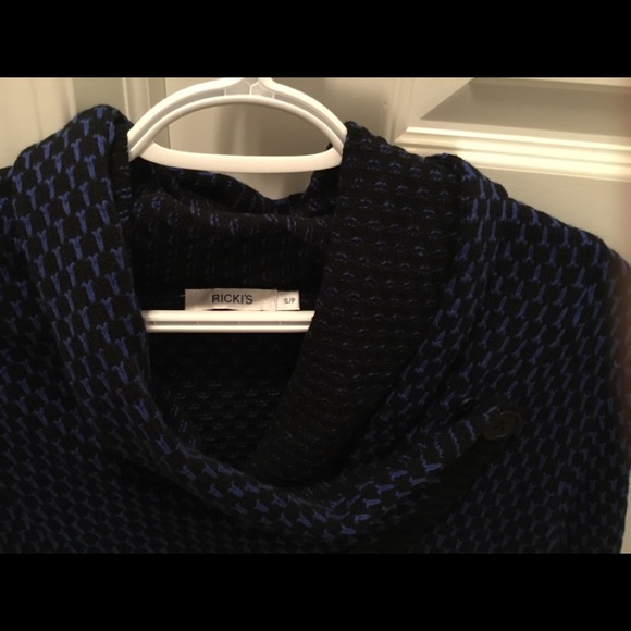 Sweater - Picture 3 of 3